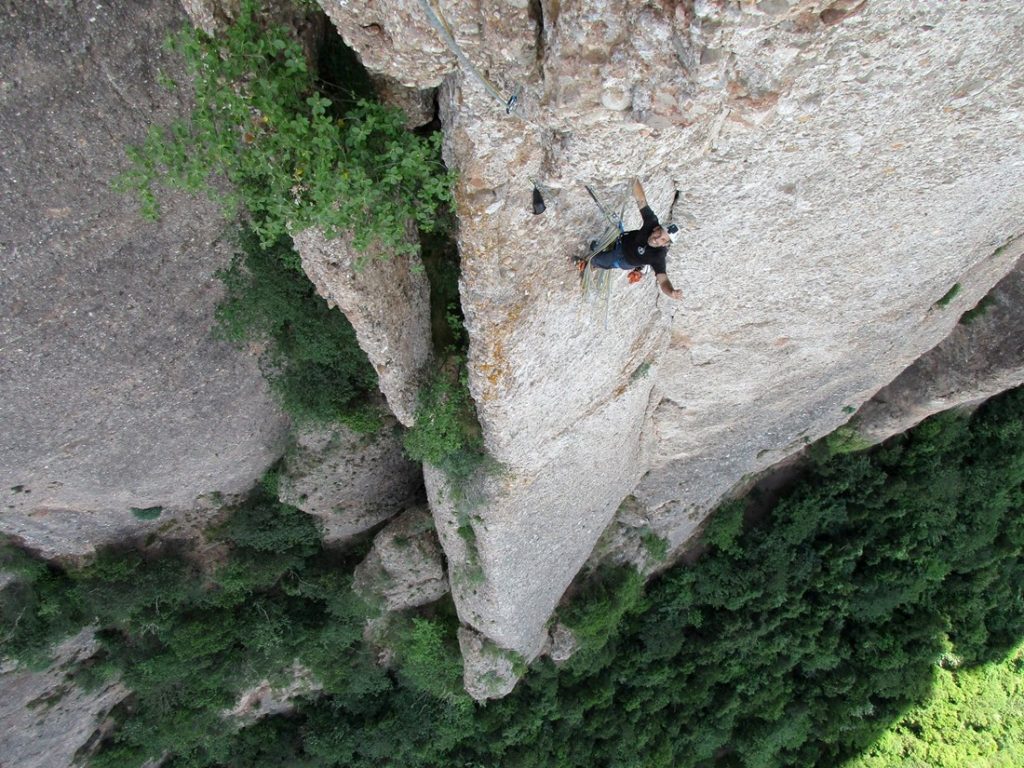 Anglada Cerd A La Boleta Foradada Montserrat Roca Calenta