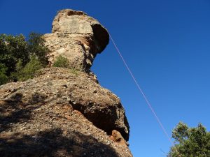 Fixant corda per fer reunió i rapelar