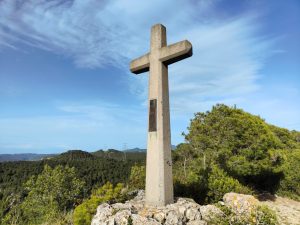 Creu al cim del Molló petit
