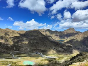 Vista cap als Llacs de Tristaina